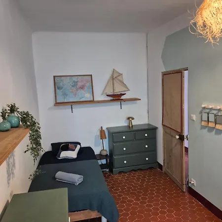 Joli Sur Le Port Proche Des Plages ! Apartmán *